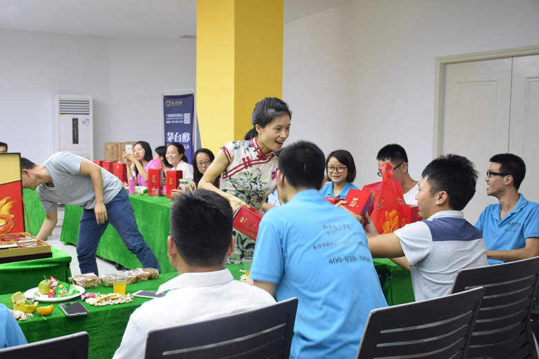 情暖中秋，愛在銳天！—2018銳天中秋節感恩活動